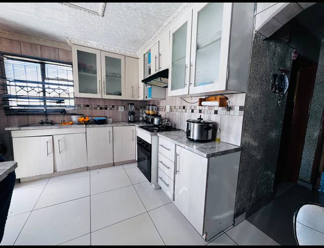 2 BEDROOM HOUSE FOR SALE IN EVATON WEST